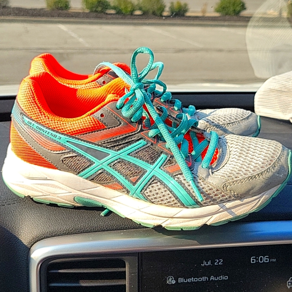 Asics tennis shoes 6 1/2